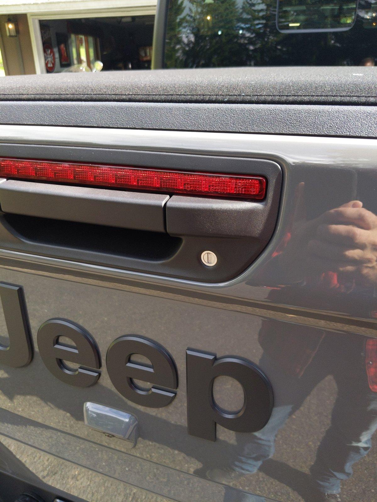 Jeep Gladiator About to buy a 2021 base Sport instead of Sport S here's my thoughts why 16022744085996650102536621749188
