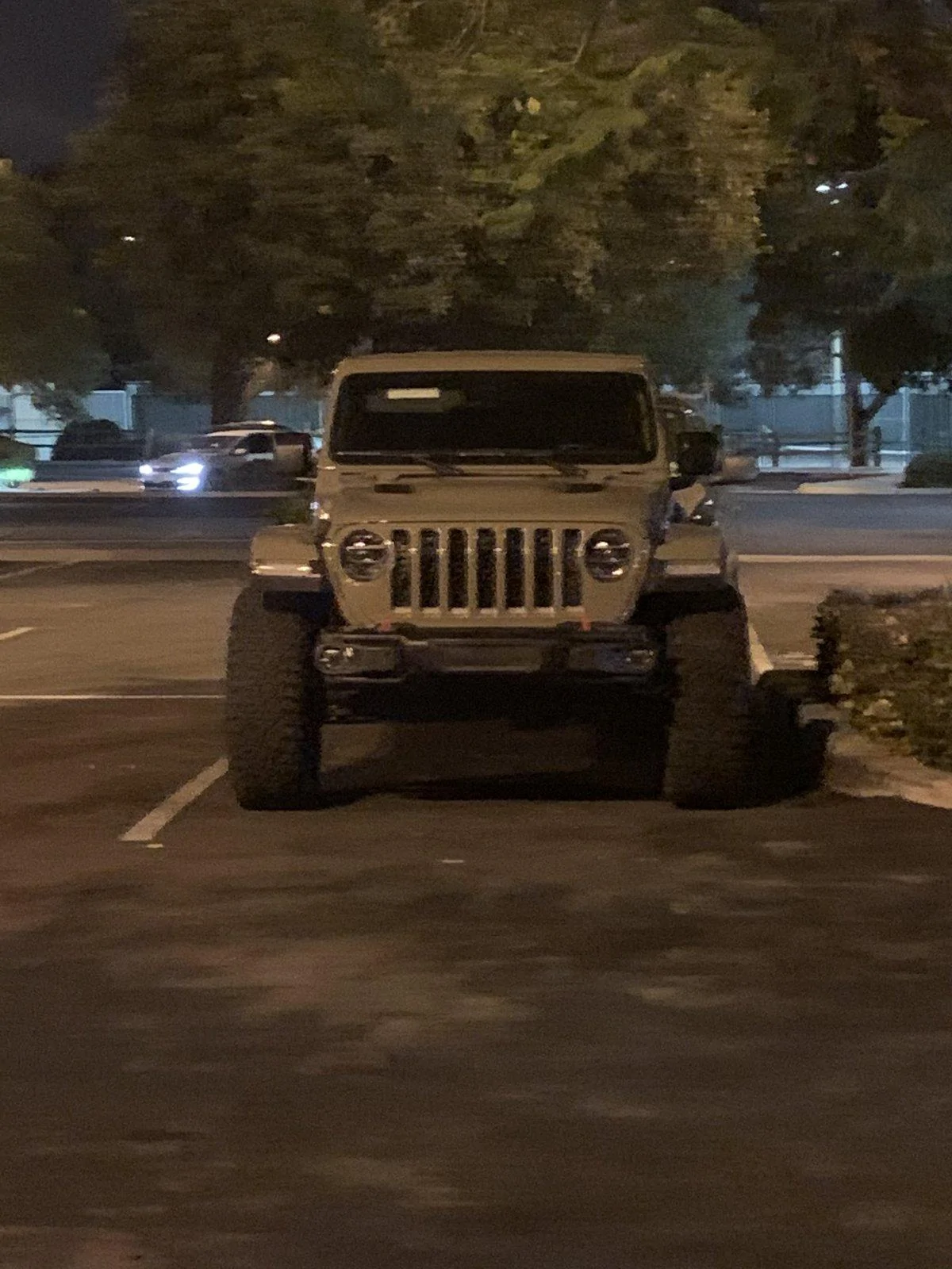 Jeep Gladiator 37x13.5r17 on Stock Rubicon 42E62863-E87D-4BCE-9D6E-38A91818D237