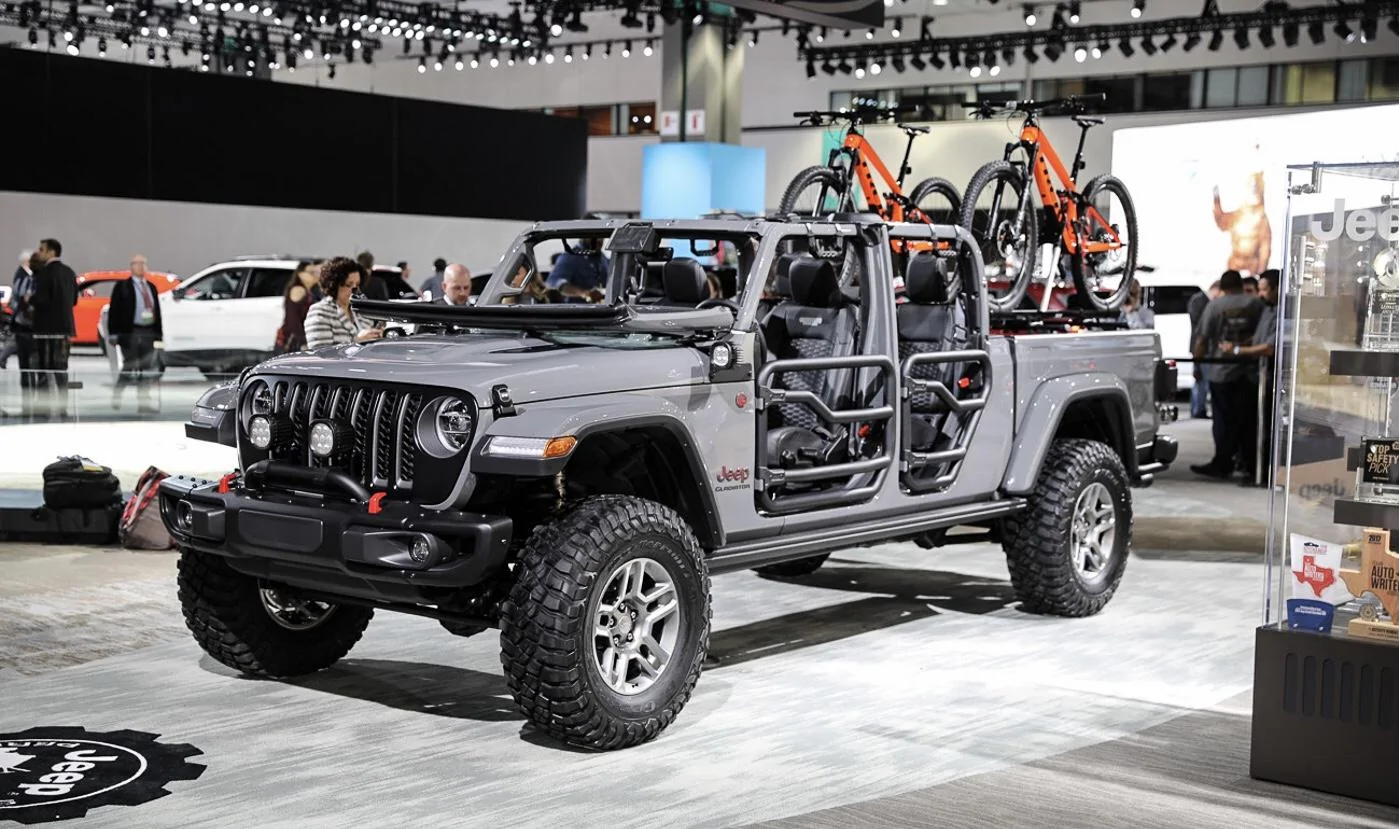 Jeep Gladiator Factory Trailer Brake Controller releases ...EDIT: STILL WAITING 1602348149102