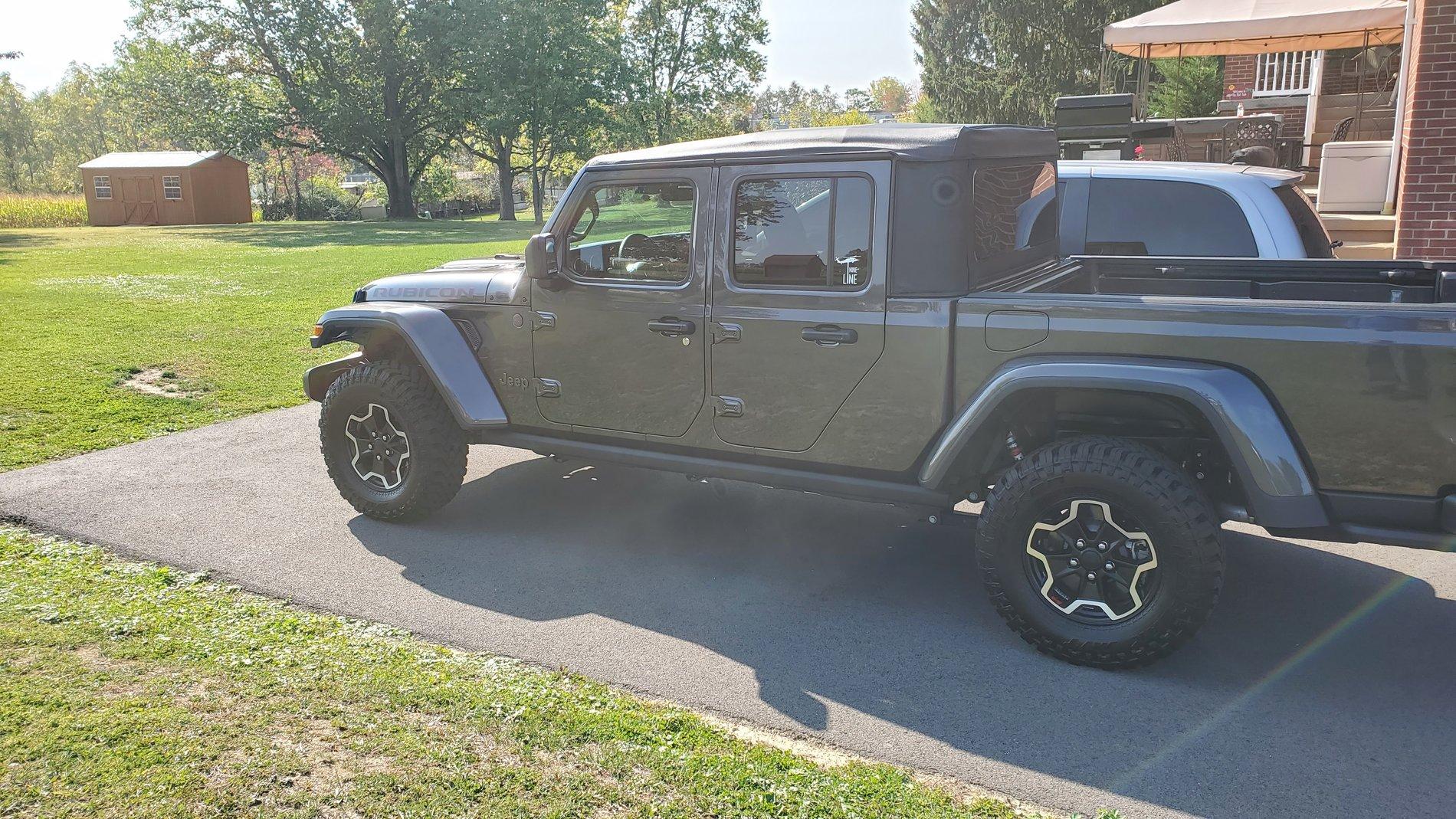 Jeep Gladiator New Premium soft top-trade for hard top 20201007_112327