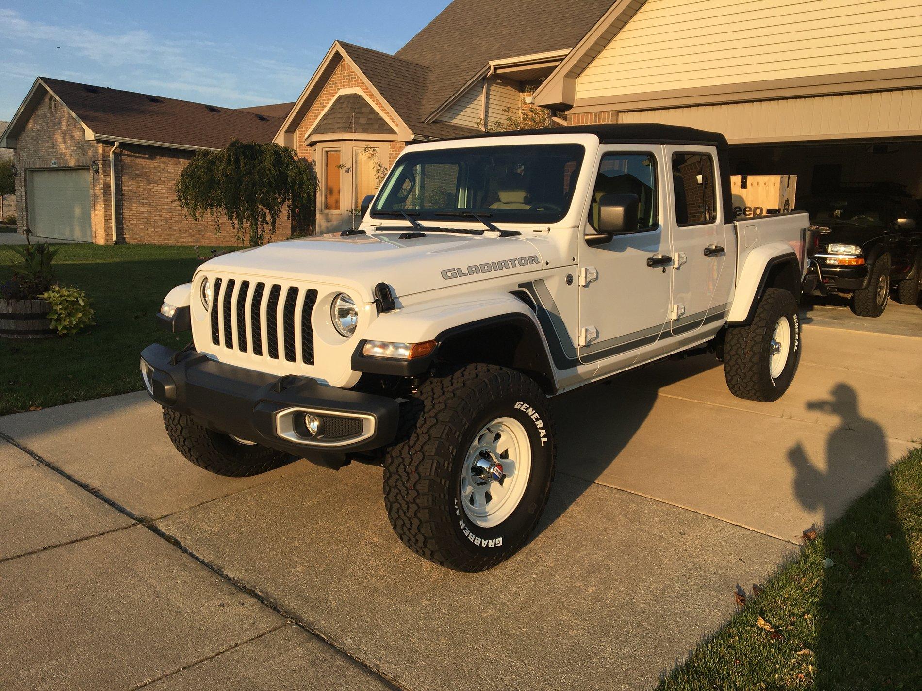 Jeep Gladiator Lets see all those Gladiators with lifts and bigger tires! F382A73D-3C36-4D1B-8201-76B5C0F135D4