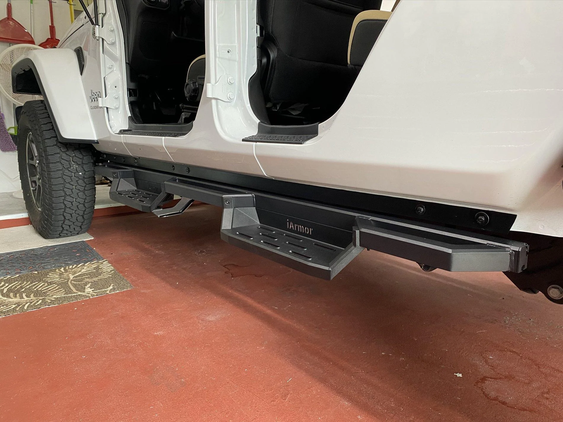 Jeep Gladiator Please show me your Steps 72511028-F9D4-4475-9DC1-978AA39E0A47