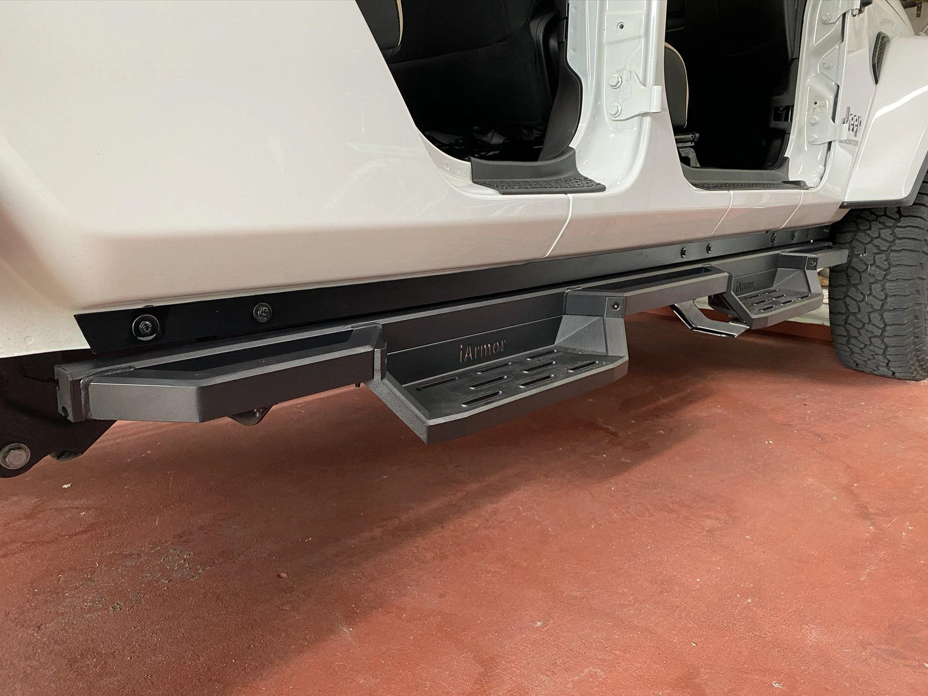 Jeep Gladiator Please show me your Steps 9575A33C-6695-4887-84AF-DA8317B82C3A