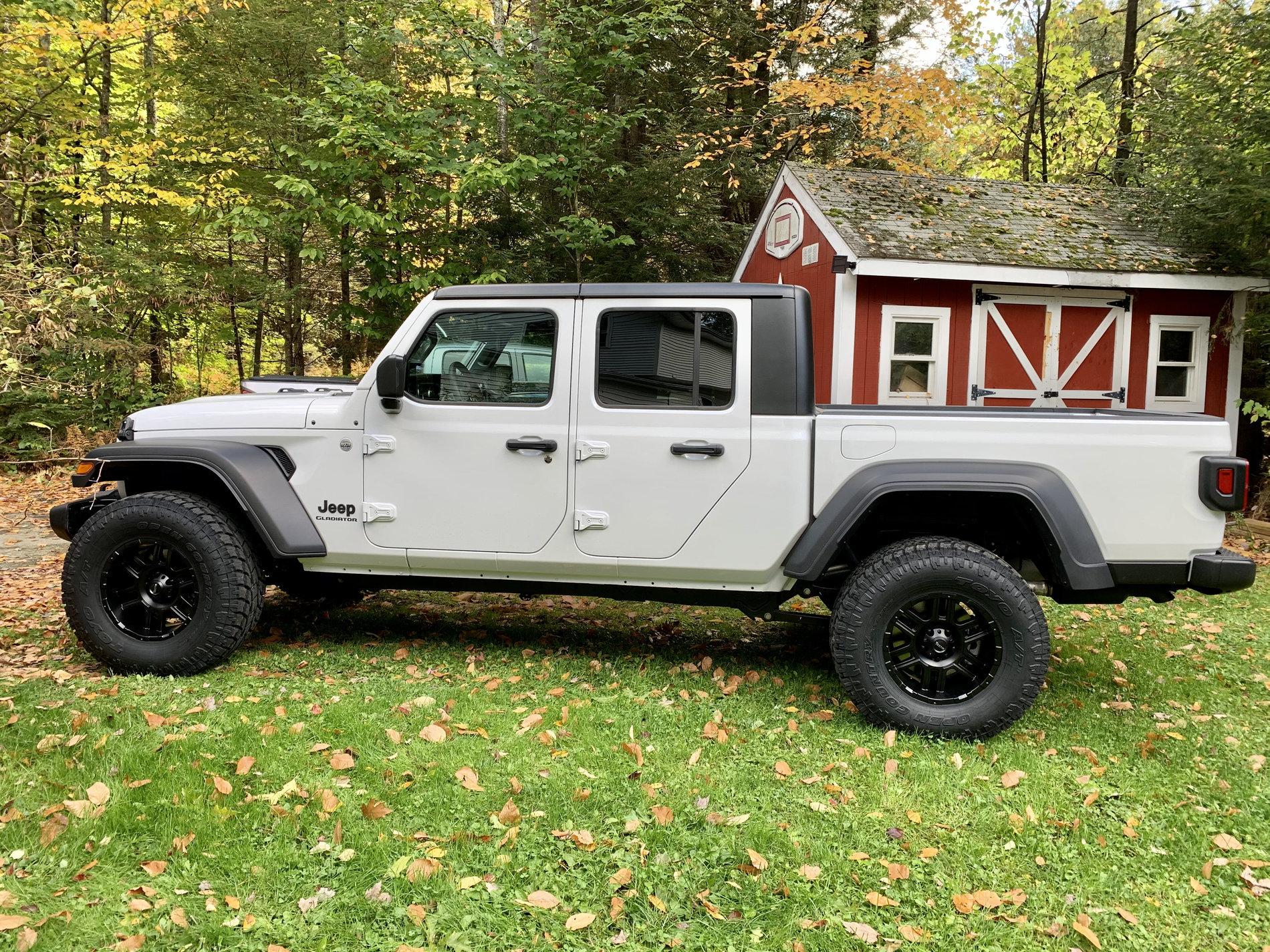 Jeep Gladiator 4 new Sport rims/tires/sensors 467D9F4C-9CC2-4F04-A493-27A14320F32E