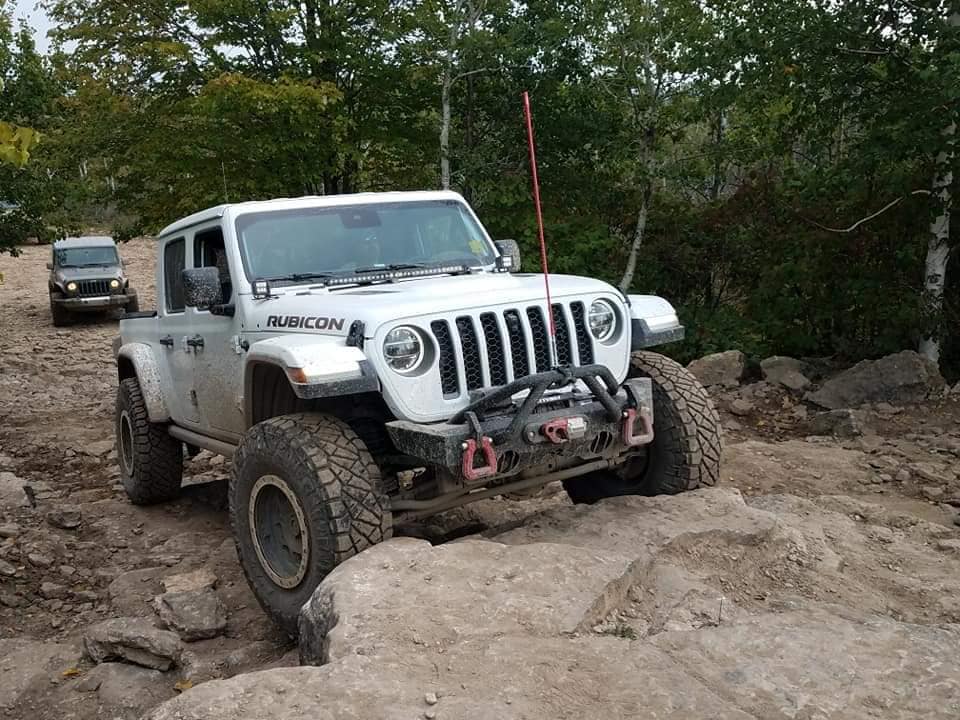 Jeep Gladiator Can I Go Off Road With Stock Axels And 37s? 70853568_10214817455926204_2323876043586273280_n