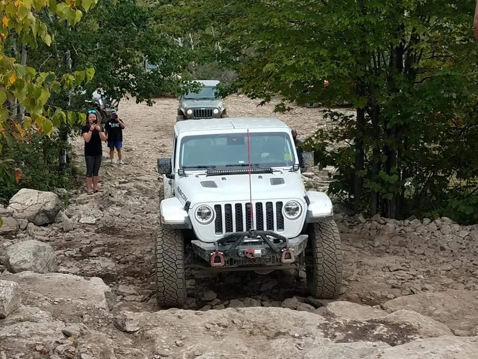 Jeep Gladiator Can I Go Off Road With Stock Axels And 37s? 70869833_10214817456166210_1720454304097107968_n