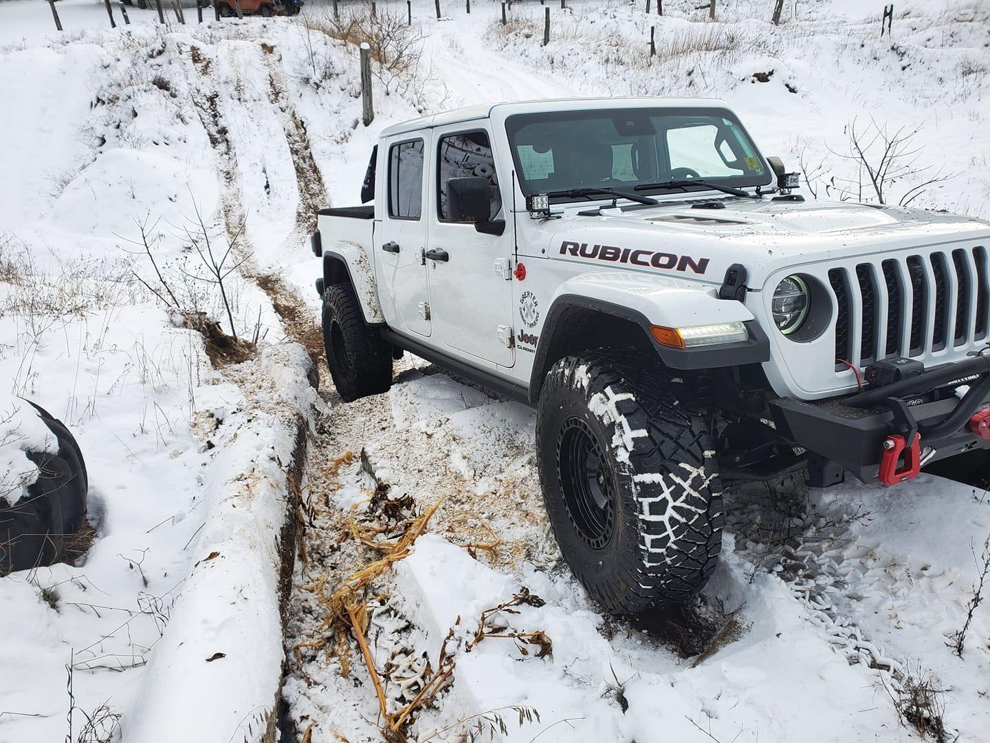 Jeep Gladiator Can I Go Off Road With Stock Axels And 37s? 79354345_10215365805434599_2823088119694229504_o