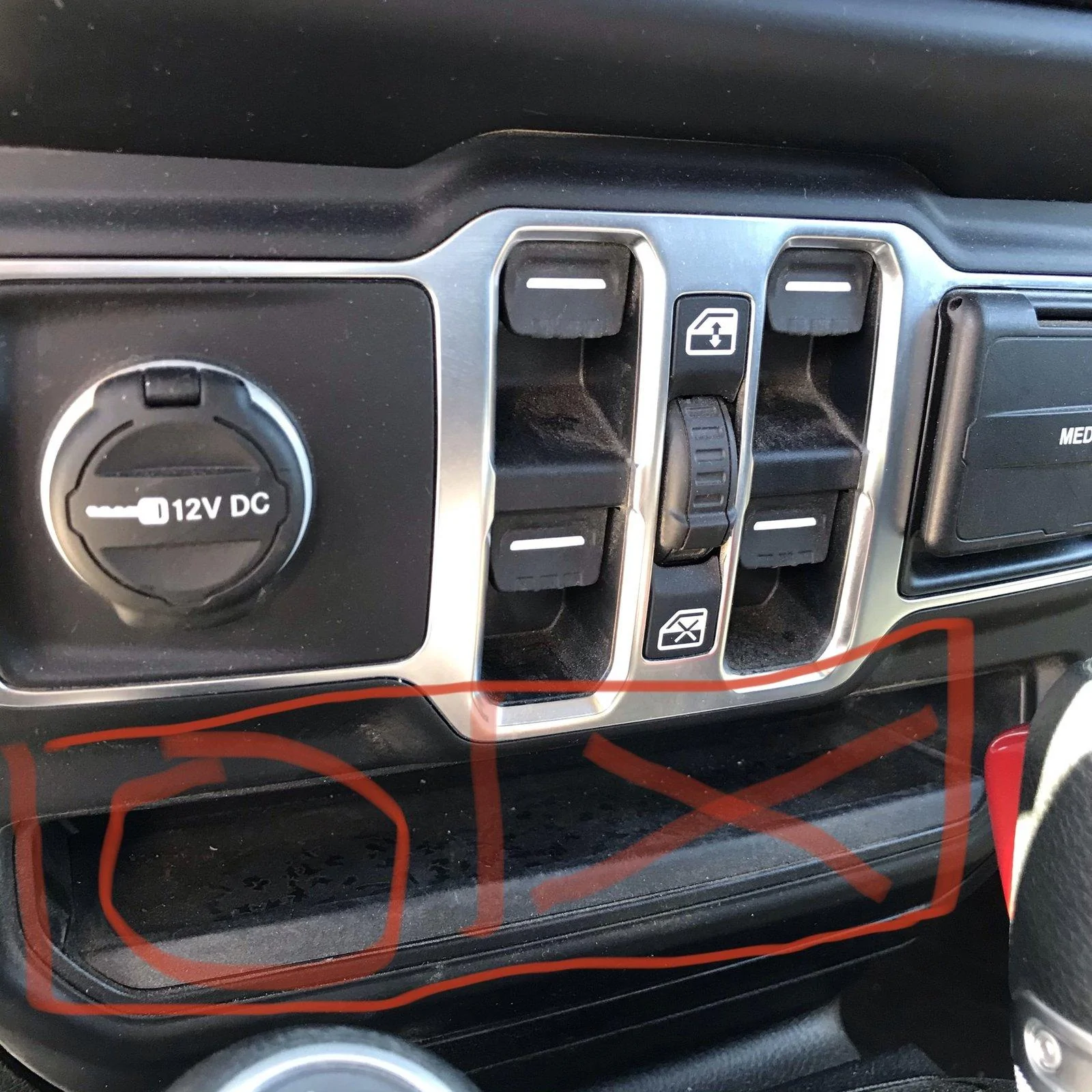 Jeep Gladiator Will this combo do for Redarc install in JT? D86D36B5-7E54-478F-A3CF-76A96B40F72B
