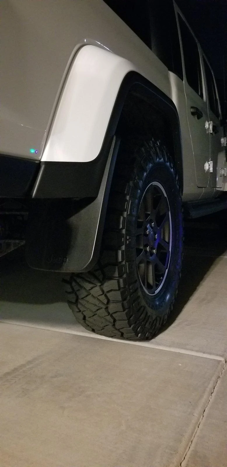 Jeep Gladiator Overland 18” wheels and 33”, 35”, 37” tires? 20201012_201455