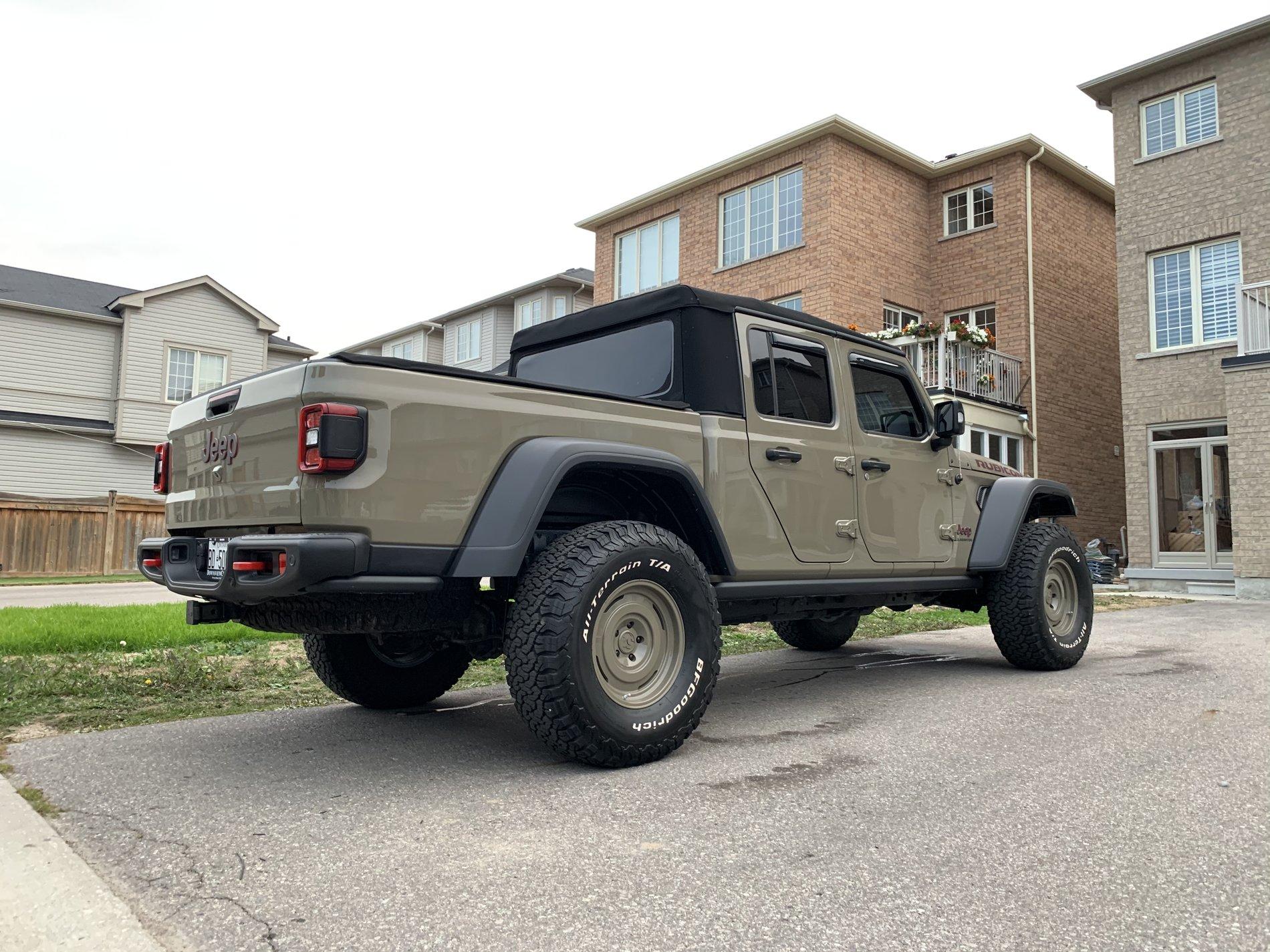 Jeep Gladiator Has anyone painted their hardtop an off colour ? A7BCF8C5-4164-4C5B-BFD5-8C3A81BA6E39