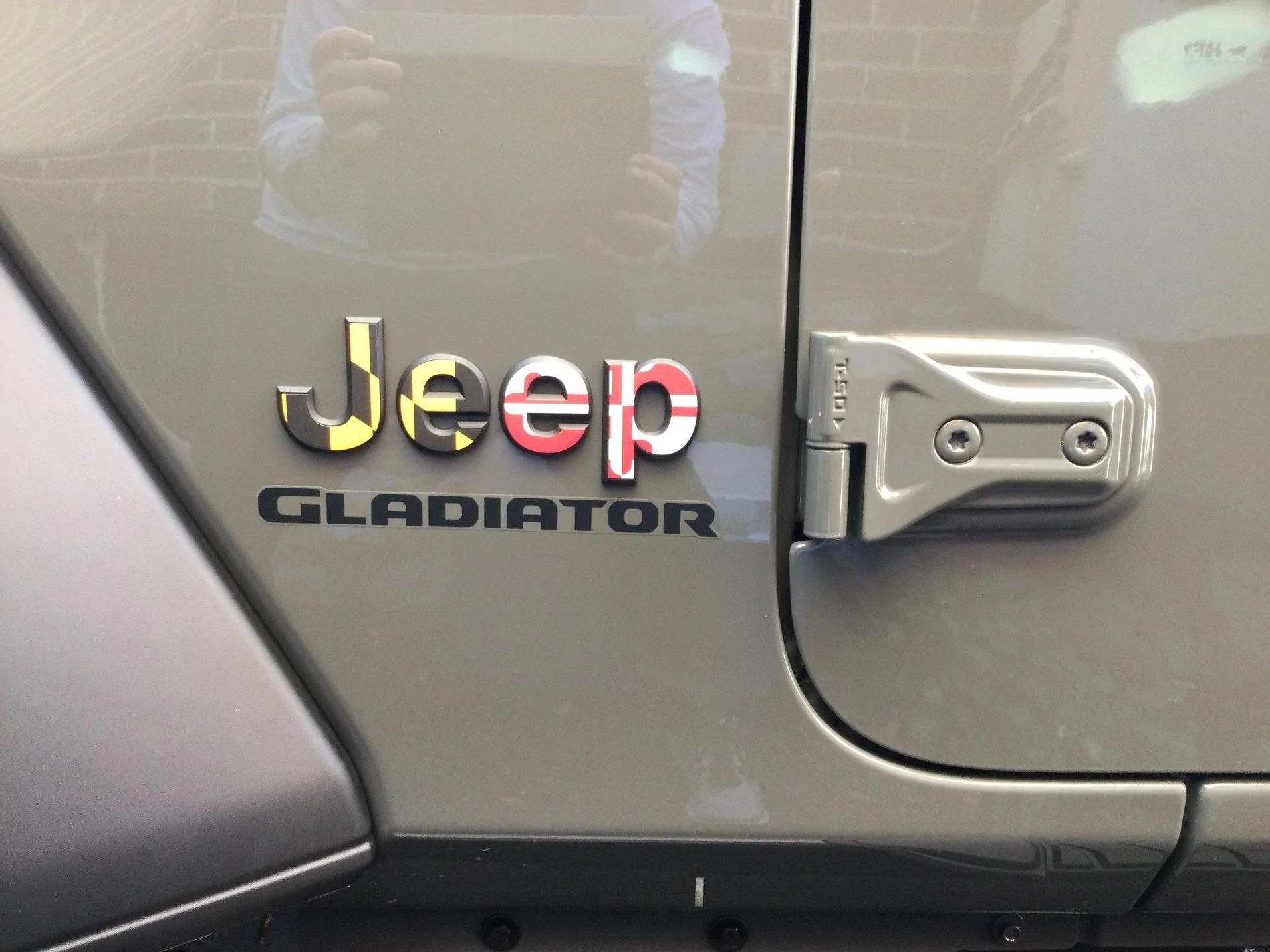 Jeep Gladiator Stickers and decal pics! 90D8B0B1-52FF-4127-B901-933F59B782CA