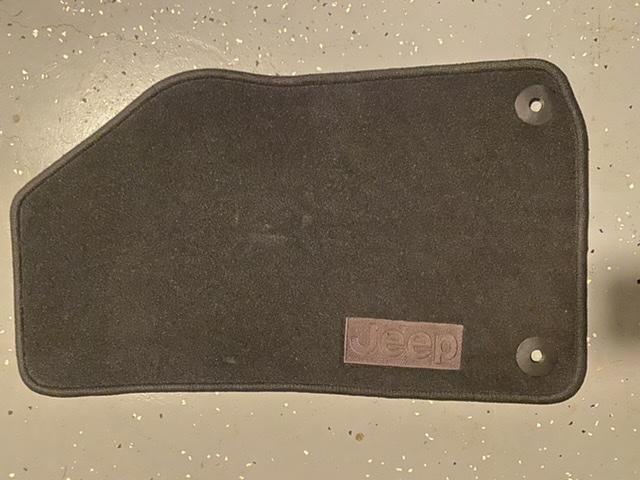 Jeep Gladiator Max Tow Takeoffs - Bumper, Lights, Floor Mats, Sting Grey Hood DB6B671F-803E-4D7C-A0AE-423B02801D6D
