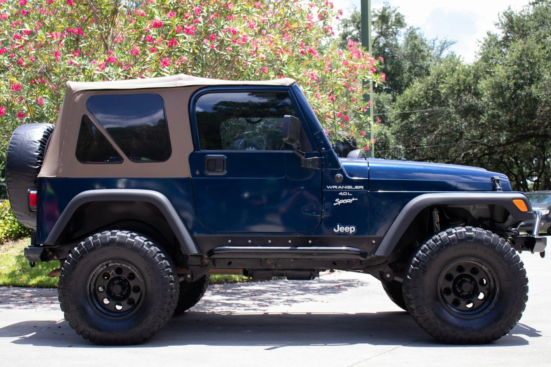 Jeep Gladiator What other color do you wish the Gladiator came in? Used-2000-Jeep-Wrangler-Sport