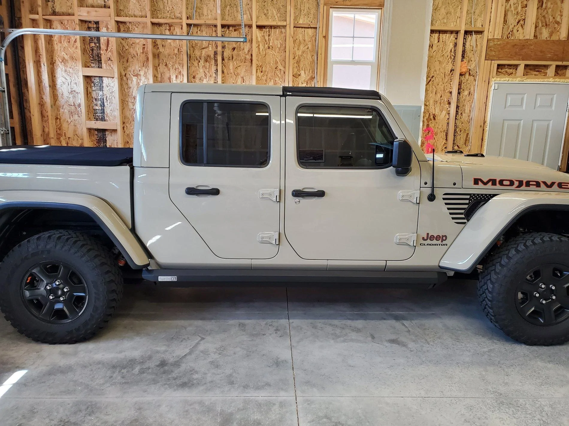 Jeep Gladiator Amp Research, Rock Slide, or Aries Offroad? Step Pic 1