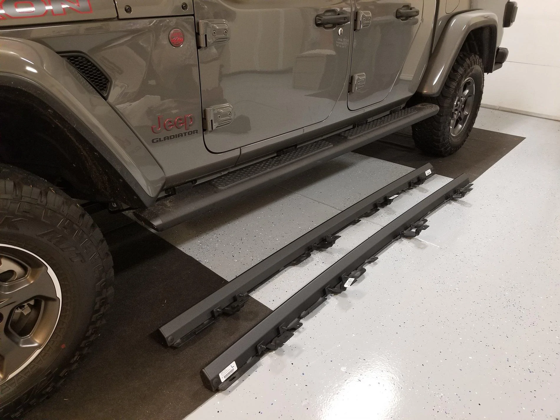 Jeep Gladiator Rubicon rock rails for sale near Tacoma 20201014_065359