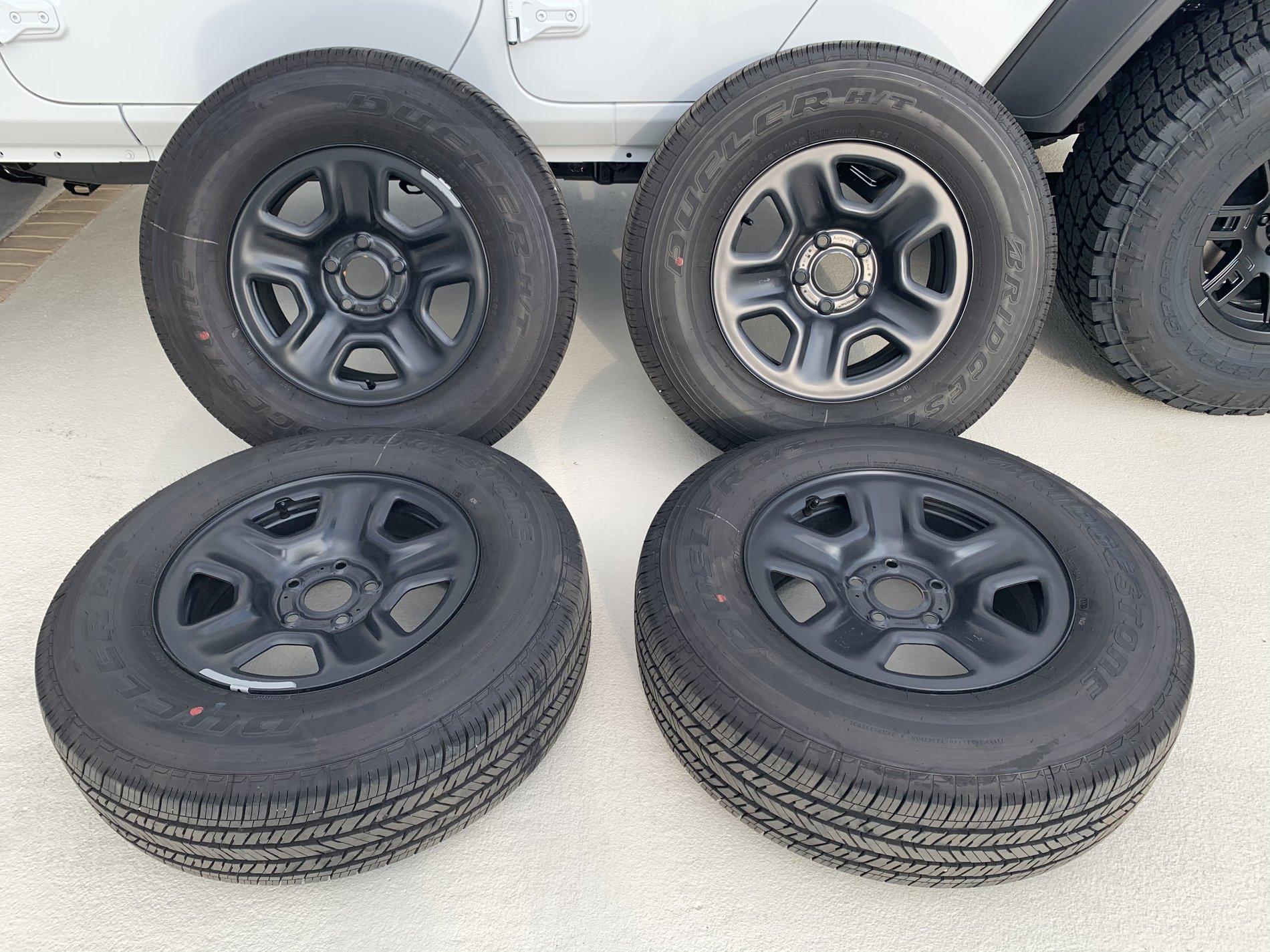 Jeep Gladiator 2021 Gladiator Sport, New wheels and tires 144DCD4E-6D9D-4971-B615-2AD5916FE76D