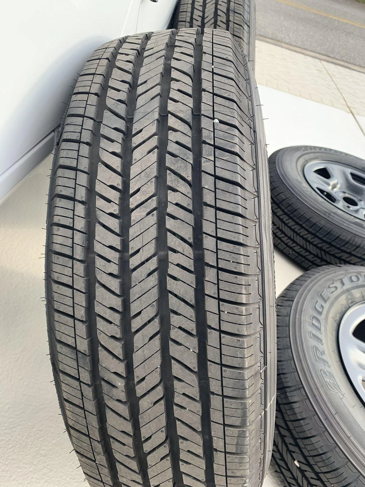 Jeep Gladiator 2021 Gladiator Sport, New wheels and tires 8CA968E3-79EF-42F1-9DCF-36548B82CF8C