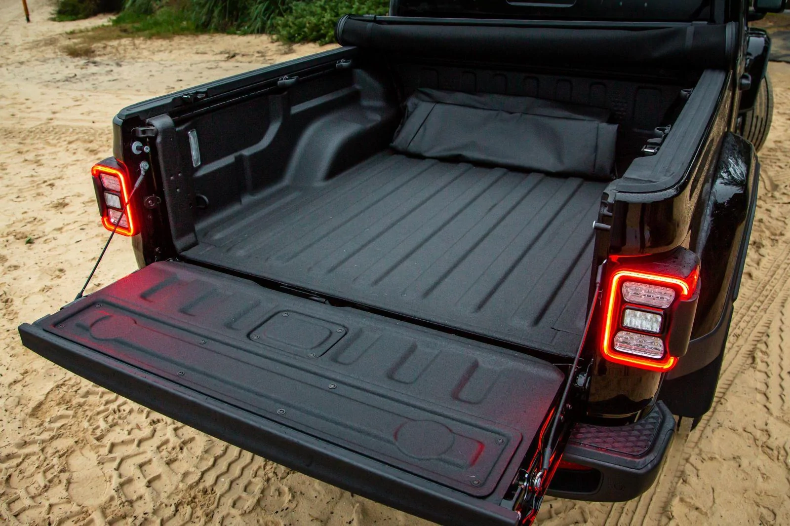 Jeep Gladiator Export Gladiator Owners, need help 6B29D041-D0B4-4C8B-AFBA-BC00A4FA8BD3