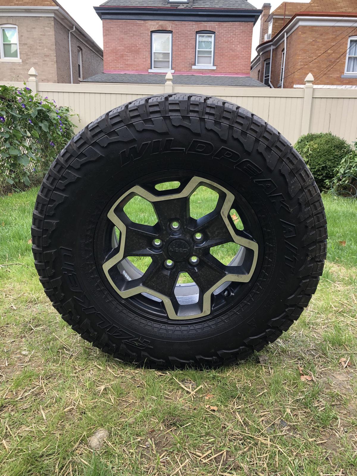 Jeep Gladiator 2020 Gladiator Rubicon wheels and tires IMG_0397