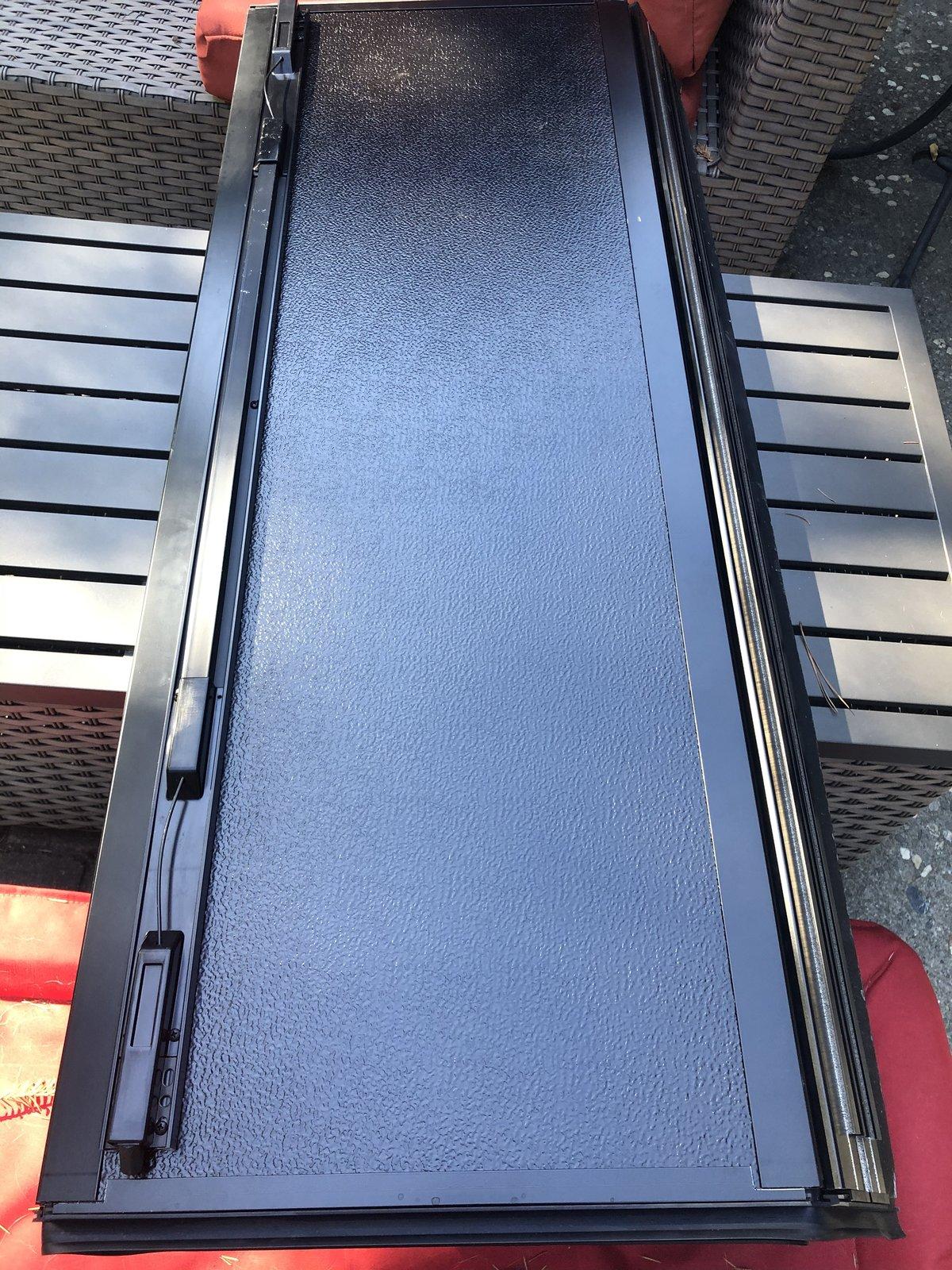 Jeep Gladiator Mopar hard tri fold tonneau C6674F59-B5A3-43AF-AA73-245F8E710B71