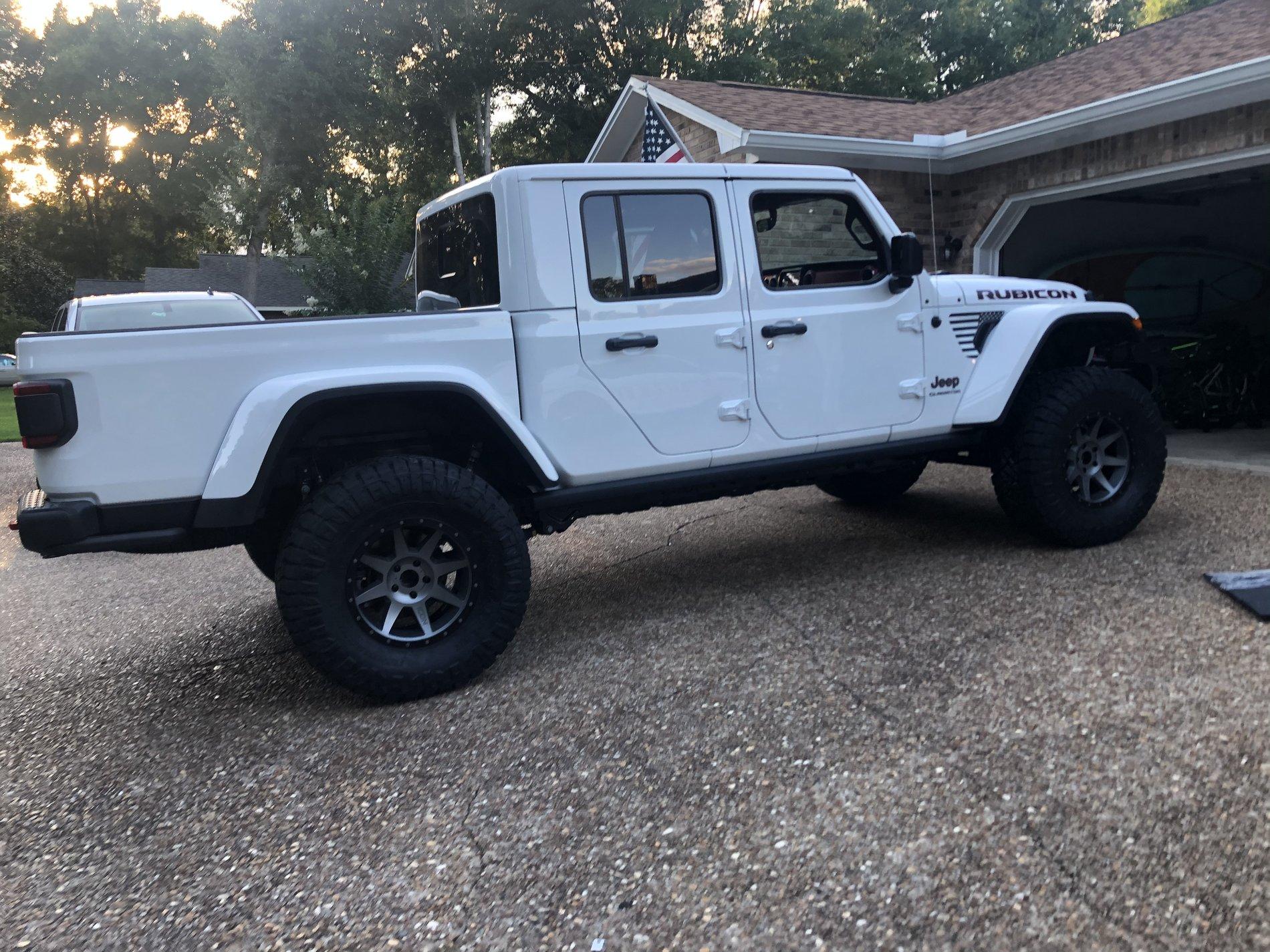 Jeep Gladiator Clayton Off Road JT Suspension Systems 44CCF764-2A44-4261-9CA0-E27784106AD5