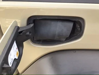 Jeep Gladiator Filling up with fuel B1CB49D6-7600-4173-95A2-6EF051720082