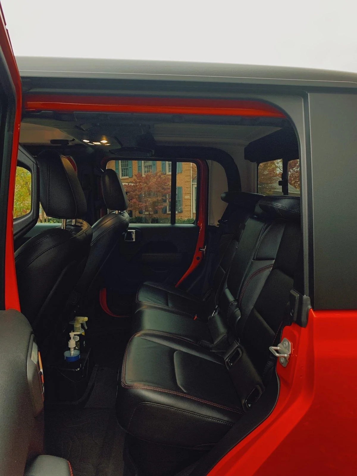 Jeep Gladiator 2020 Punk'n Gladiator Rubicon - 6500 Miles backseat