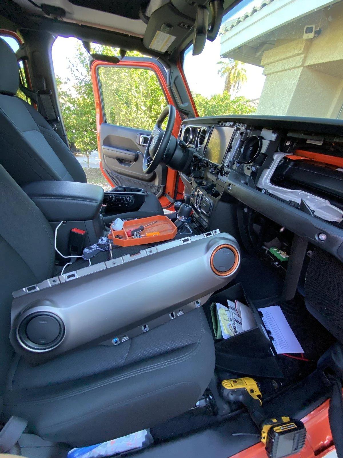 Jeep Gladiator Mohave OEM vent install on Sport MT 15285AB3-E6E9-4893-9FA6-3302AF5A7290