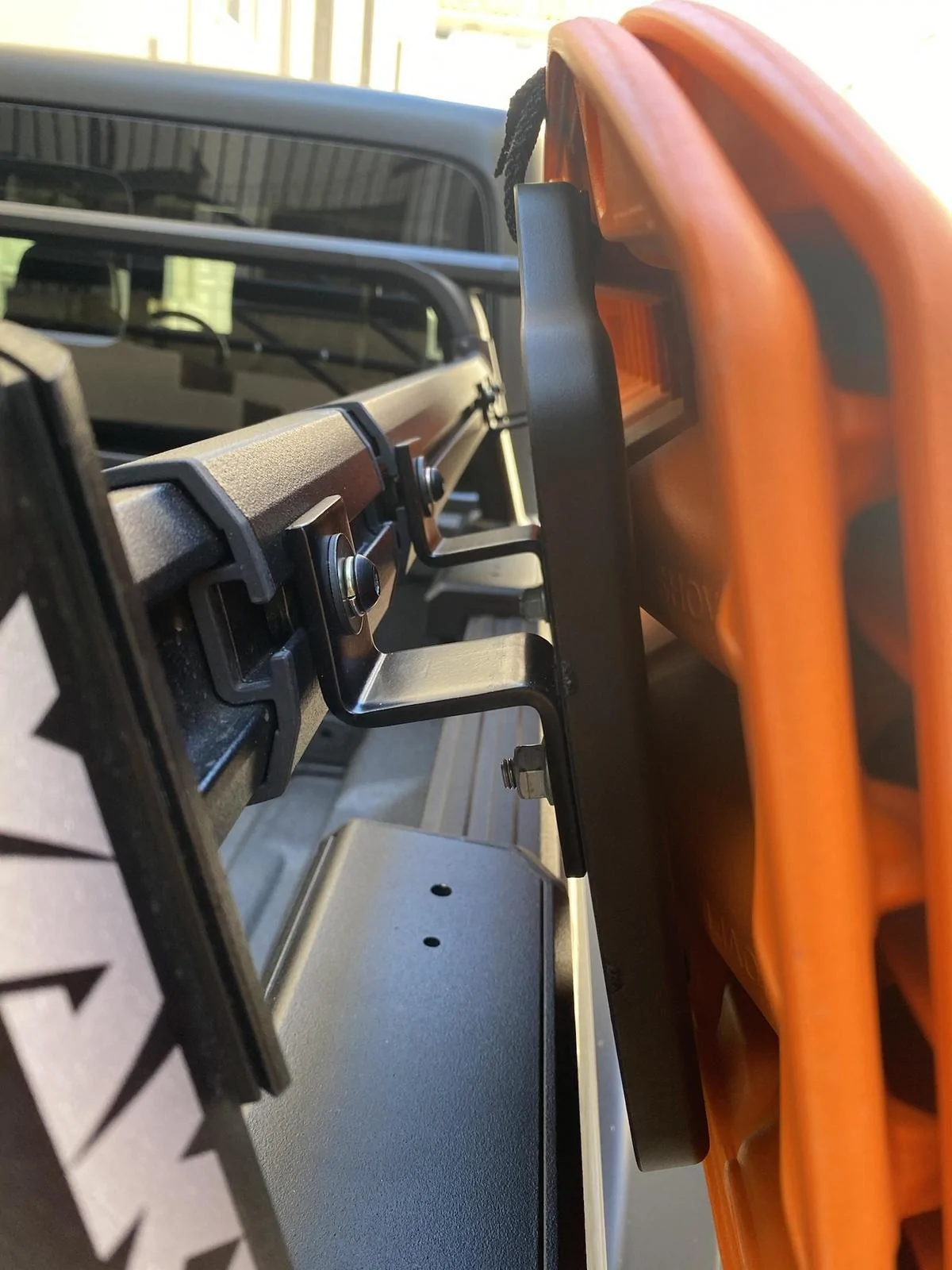 Jeep Gladiator Yakima Outpost HD with RTT, Awning, Rotopax hBnk5pV