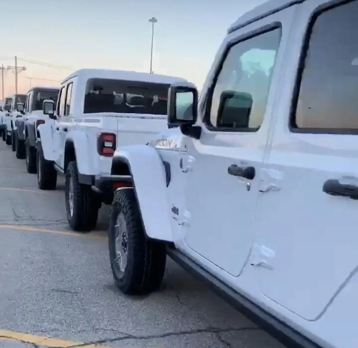 Jeep Gladiator UPDATE: JL line shutdown, 7k JT Government Orders - Possible UAW Strike 6A0A8D8A-917E-4612-BA57-ED45A3B6AA82