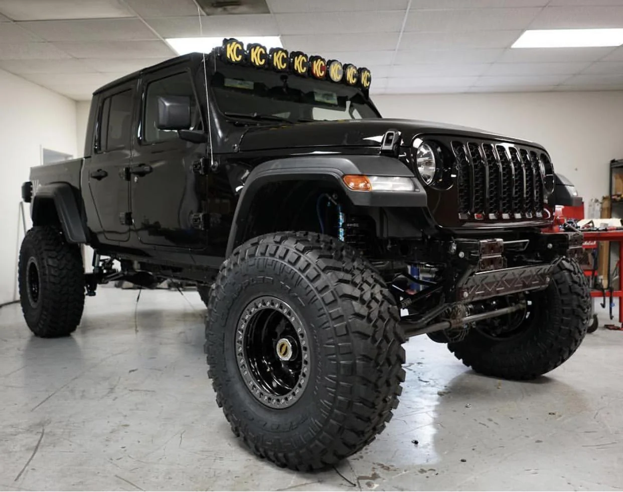 Jeep Gladiator BLACK Gladiator JT Club 27078A80-D7E2-44A5-B111-5D4855F96C66