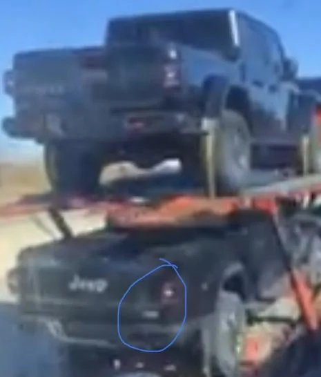 Jeep Gladiator Gladiators heading to dealers spotted on transport carrier? CE69514E-1FFA-4D54-968E-546E95ECB654