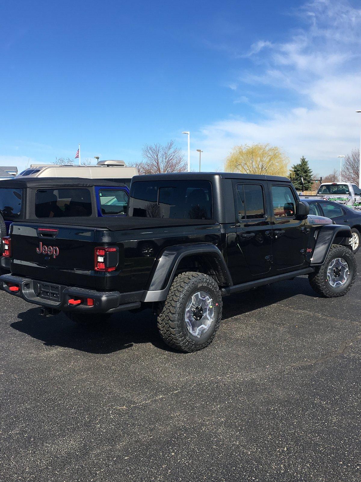 Jeep Gladiator FCA Announcement + Video: 2020 Jeep Gladiator Begins Shipping to U.S. Dealers 8209628D-01EB-43ED-B79D-F08ABA258442