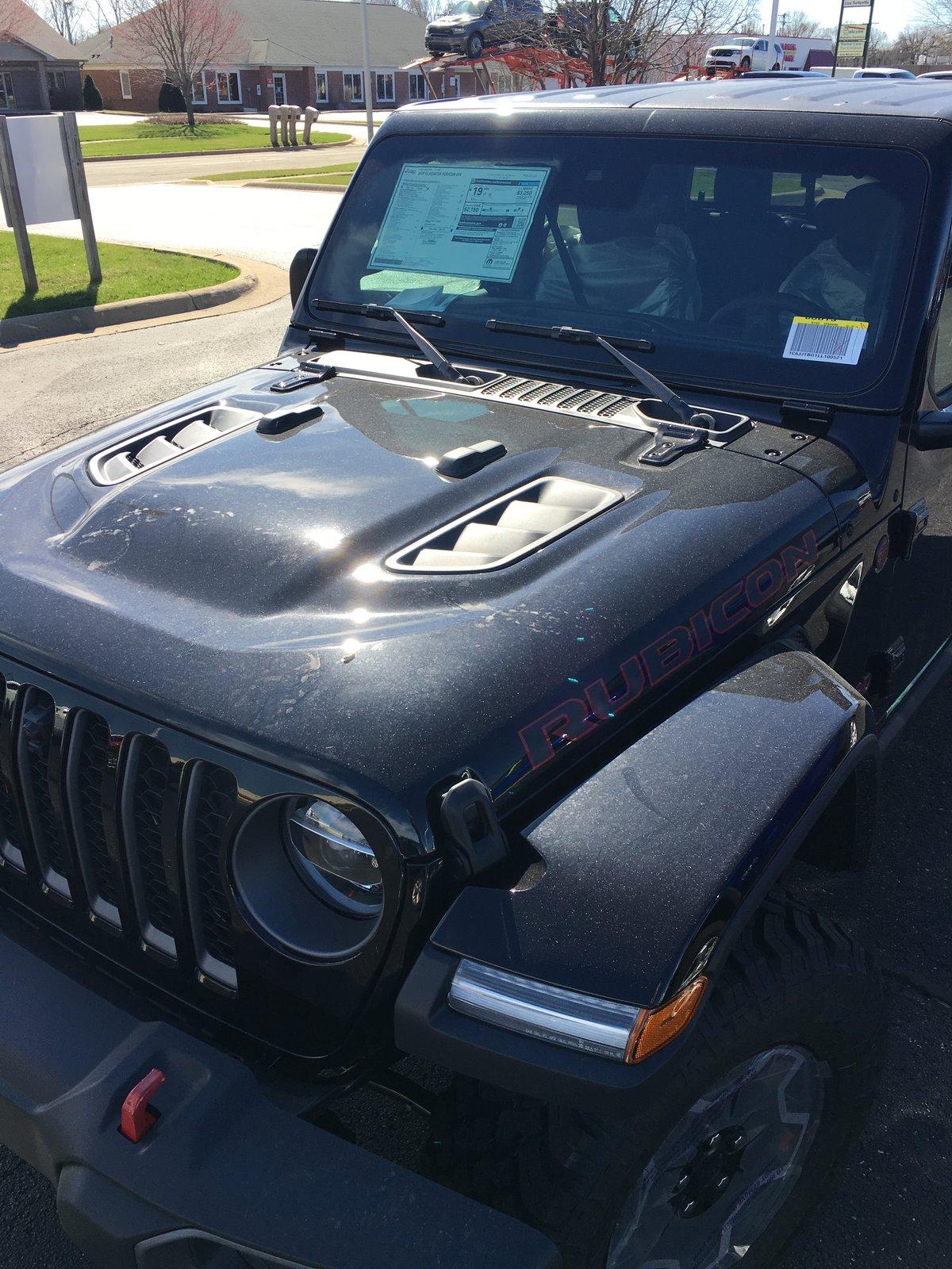 Jeep Gladiator FCA Announcement + Video: 2020 Jeep Gladiator Begins Shipping to U.S. Dealers 787907D0-94E9-44E9-B8DD-FBF716CFD3CB