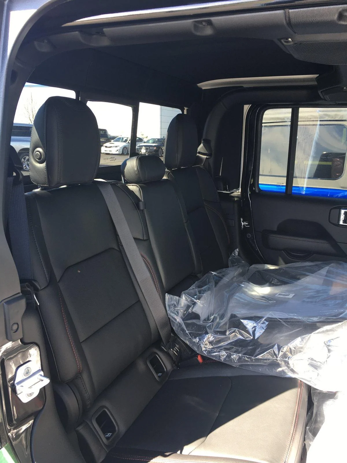 Jeep Gladiator FCA Announcement + Video: 2020 Jeep Gladiator Begins Shipping to U.S. Dealers 96C72AEA-D5B9-48F4-869F-ED119B77DFC0