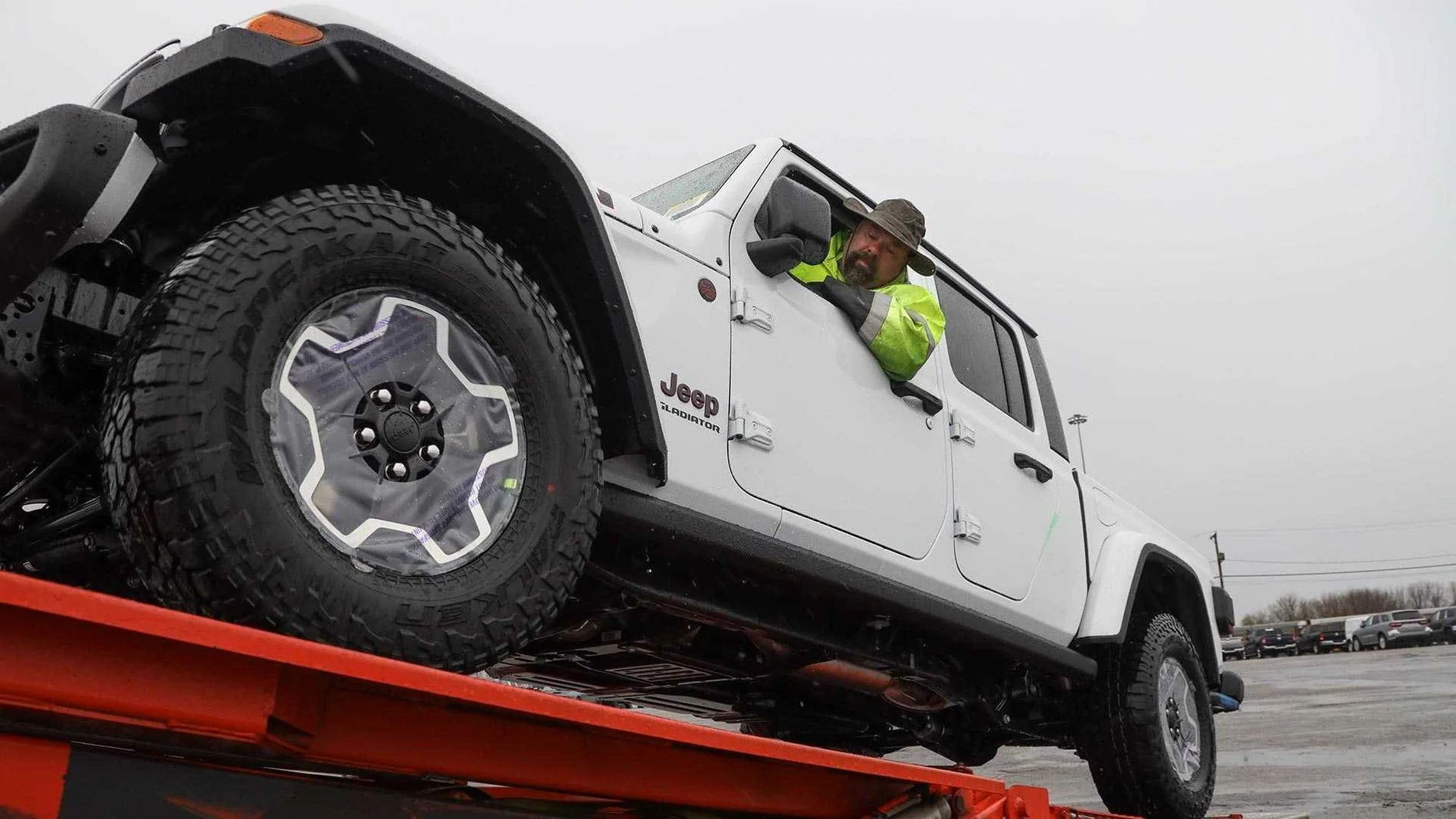 Jeep Gladiator Spotted: JT Gladiators lined up in Toledo yard! B6E4566C-753B-428D-AE32-FB4C071F821E