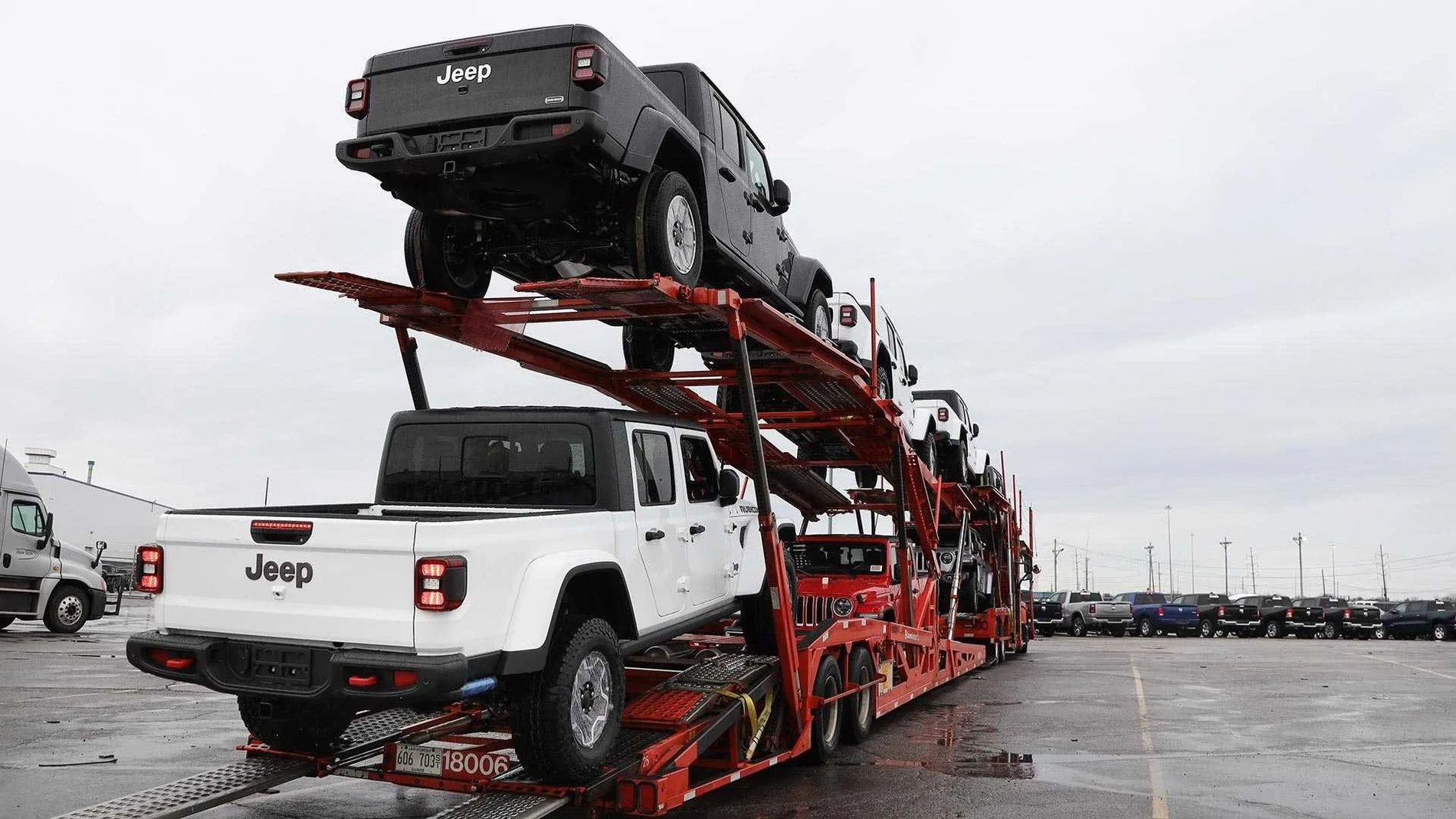 Jeep Gladiator BLACK Gladiator JT Club 8C93A6D8-4568-4CB8-9BCB-55163B2AAF7F