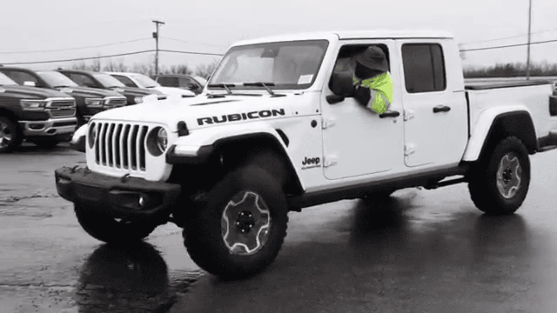Jeep Gladiator BRIGHT WHITE Gladiator JT Club 0598EEC8-A45B-438D-B087-1711698E4745
