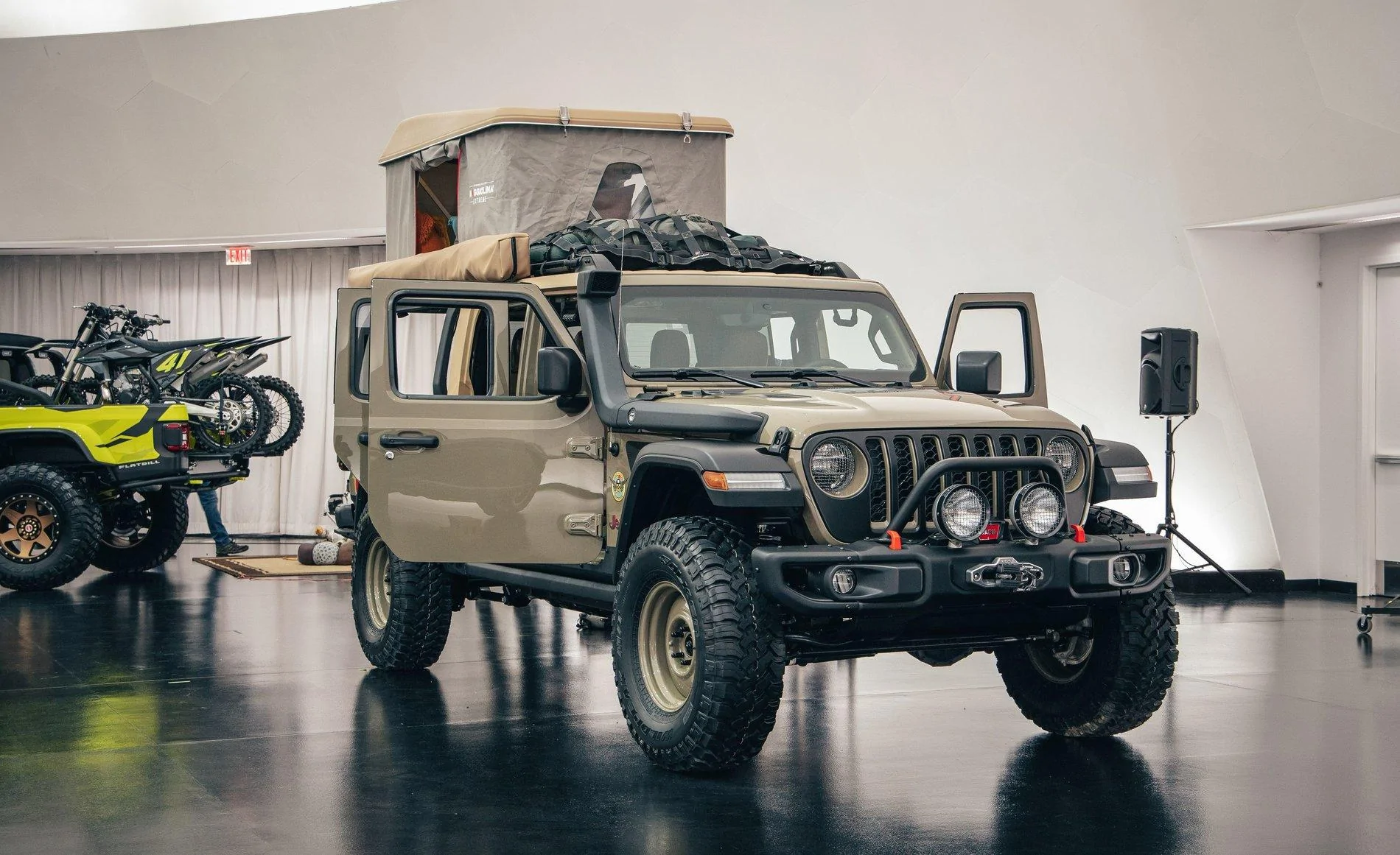 Jeep Gladiator Jeep Gladiator - Gator Clear-Coat Exterior Paint jeep-wayout-concept-gladiator-1-jpg