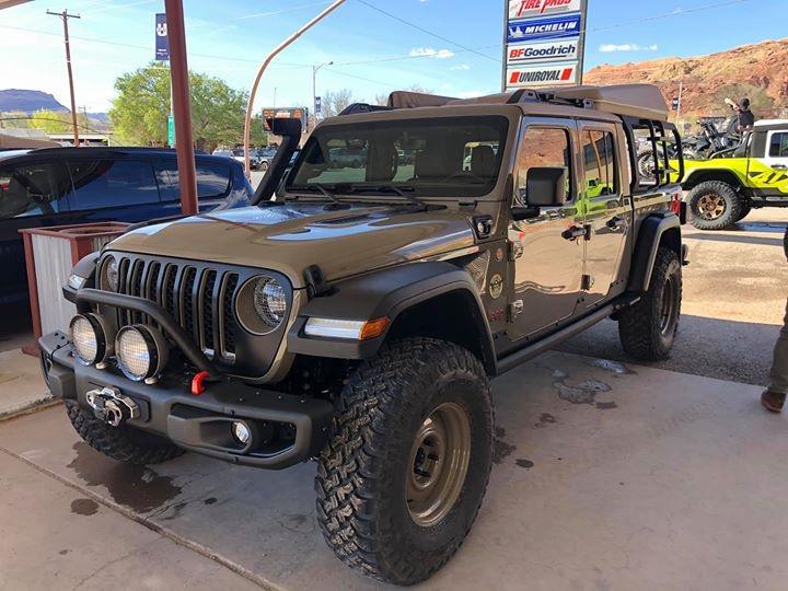 Jeep Gladiator Jeep Gladiator - Gator Clear-Coat Exterior Paint darkbrown