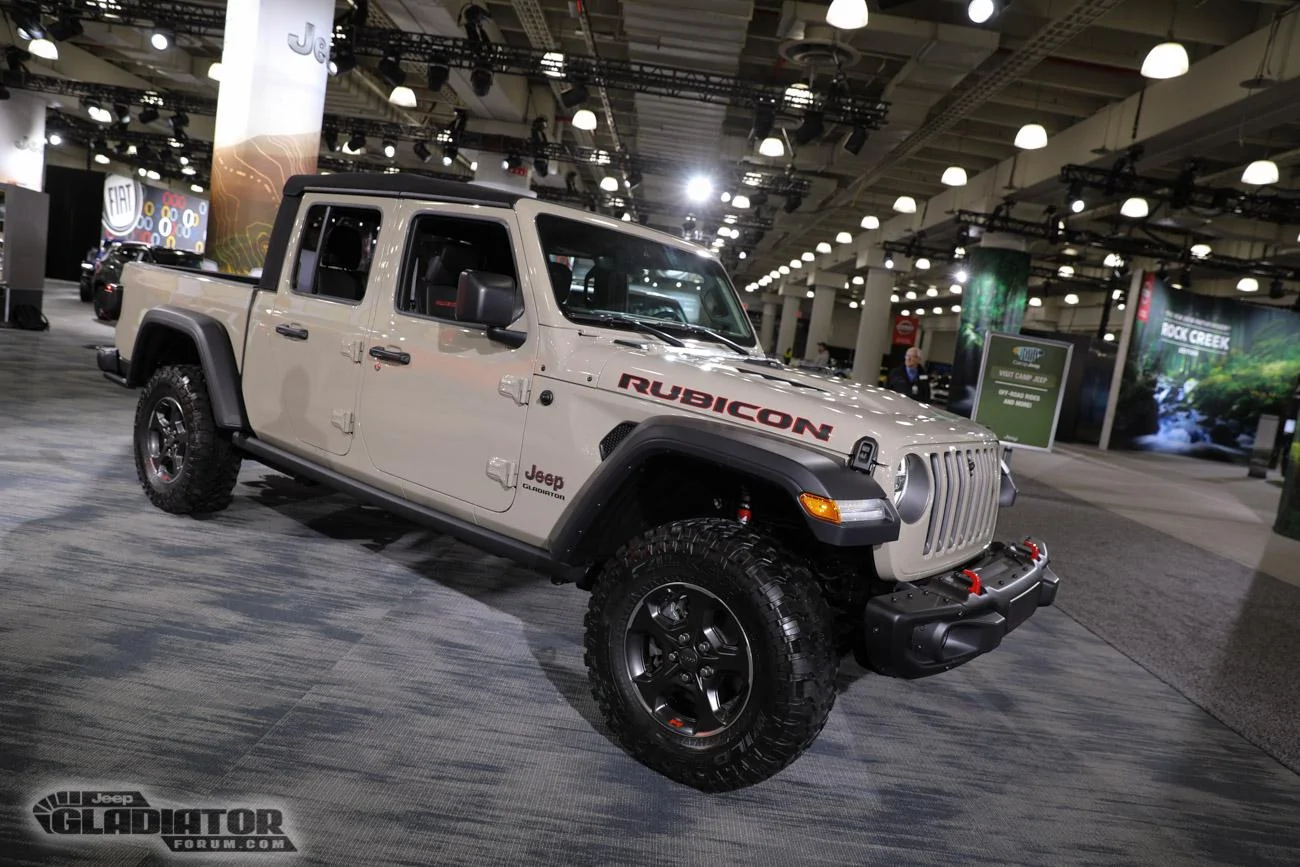 Jeep Gladiator 2019 NY Auto Show: Jeep Gladiators on Display A33A8392