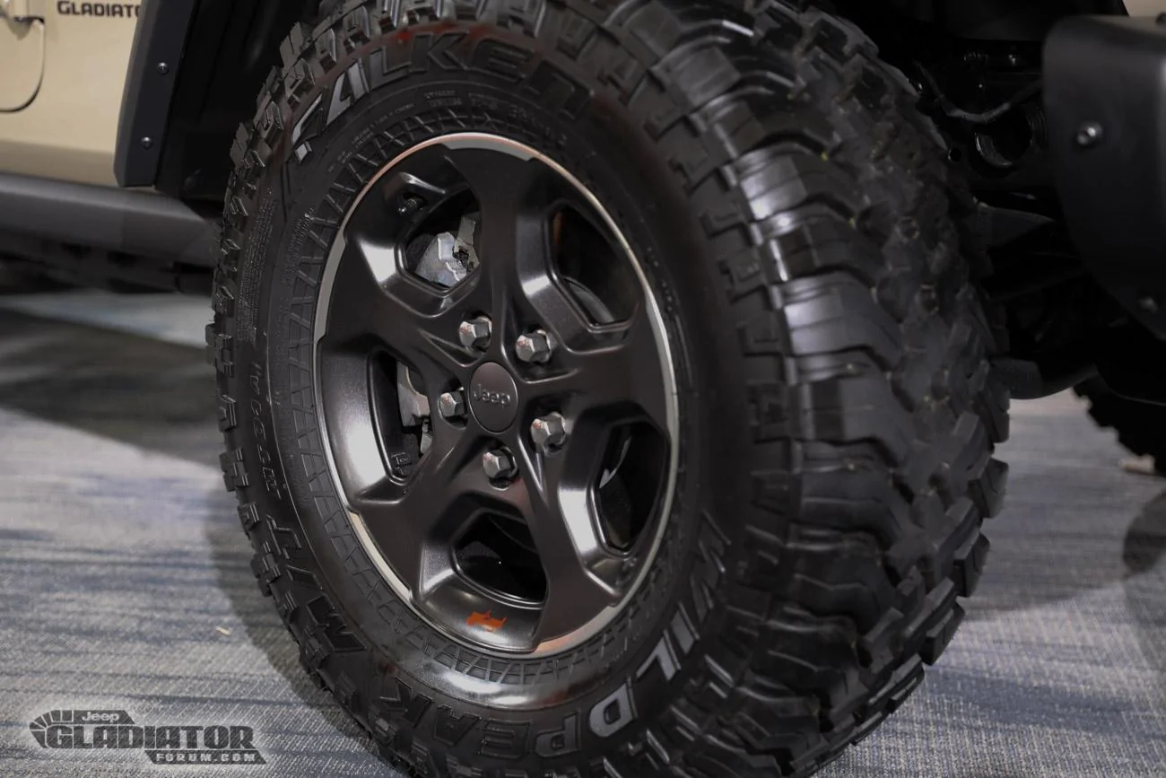 Jeep Gladiator 2019 NY Auto Show: Jeep Gladiators on Display A33A8396