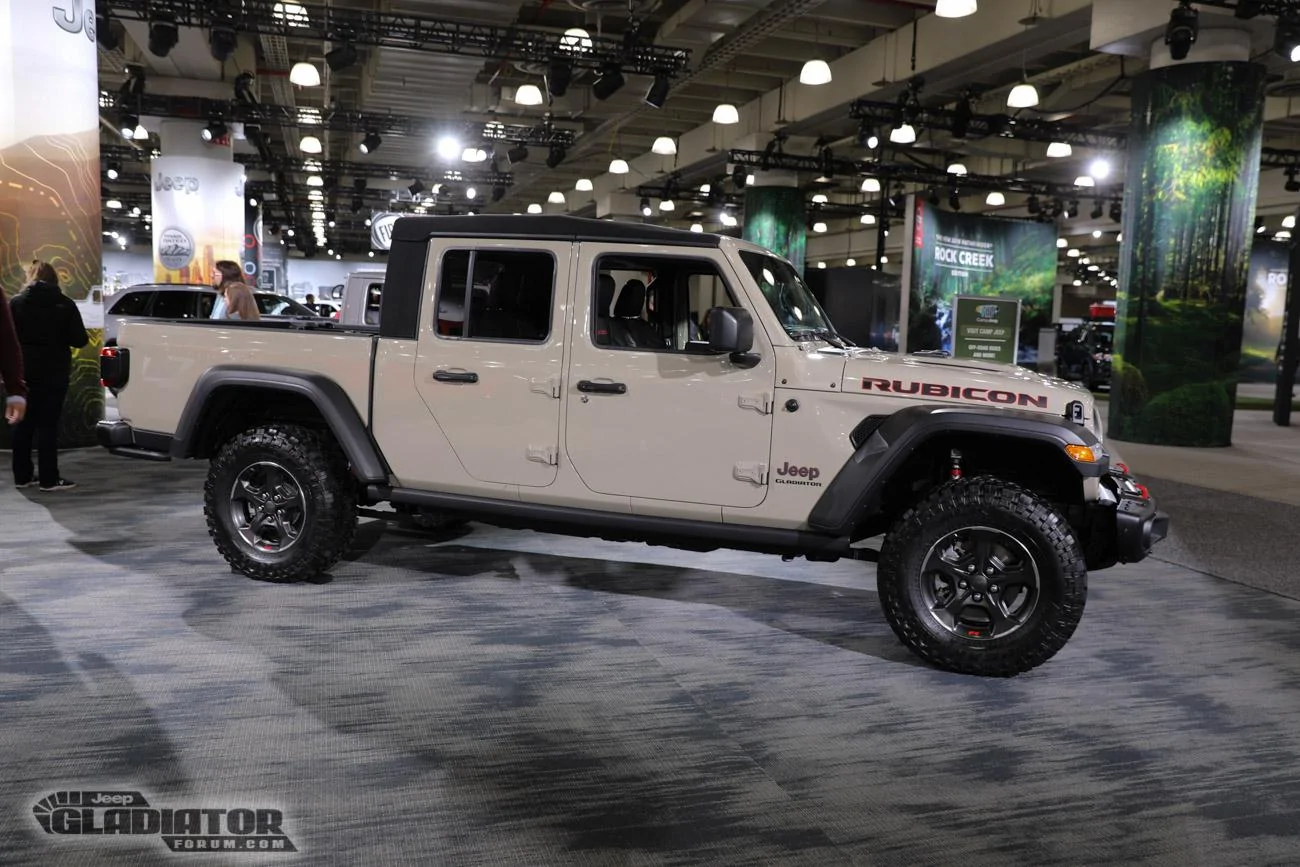 Jeep Gladiator 2019 NY Auto Show: Jeep Gladiators on Display A33A8397
