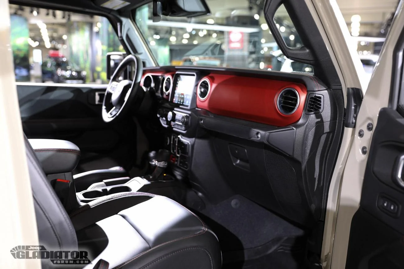 Jeep Gladiator 2019 NY Auto Show: Jeep Gladiators on Display A33A8402
