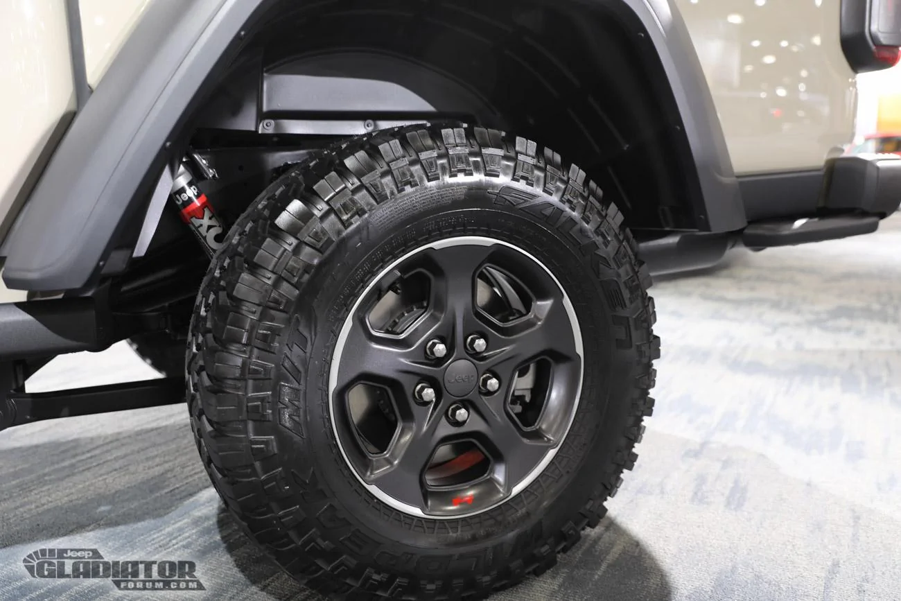 Jeep Gladiator 2019 NY Auto Show: Jeep Gladiators on Display A33A8412