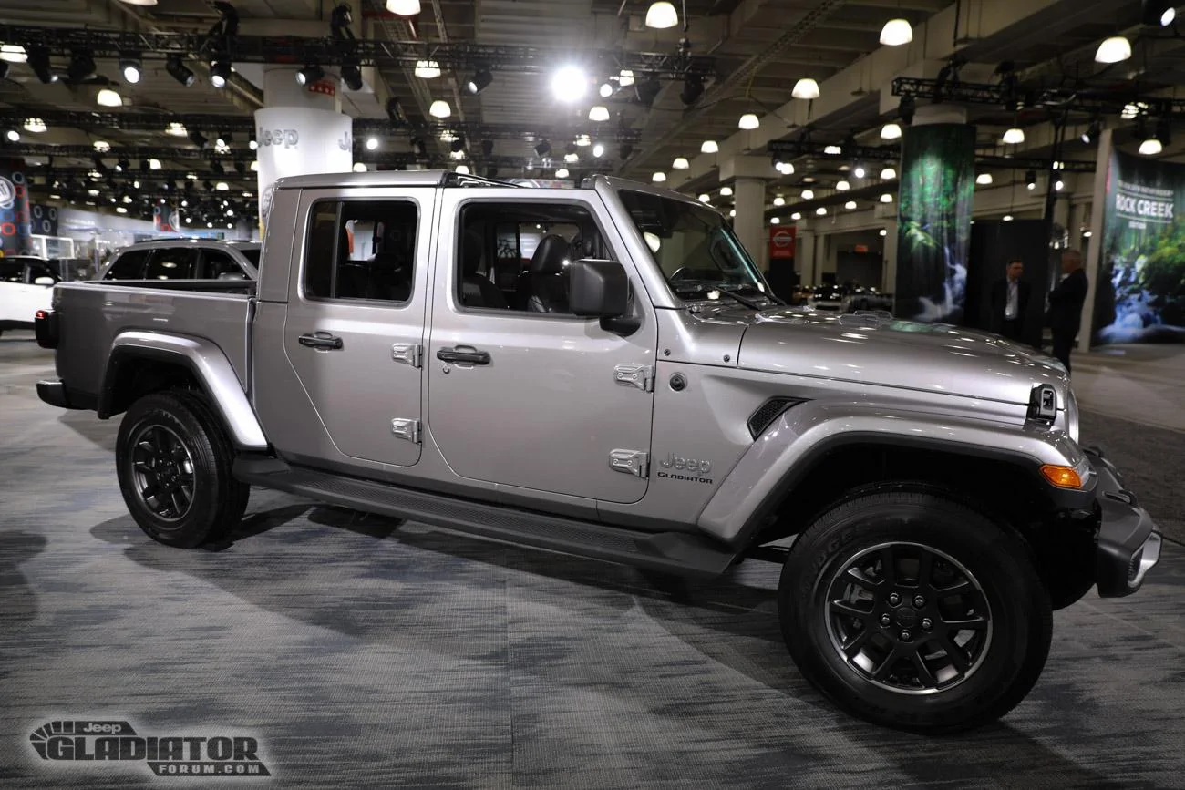 Jeep Gladiator 2019 NY Auto Show: Jeep Gladiators on Display A33A8419