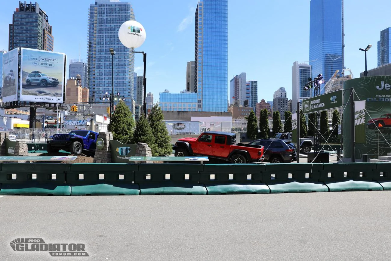 Jeep Gladiator 2019 NY Auto Show: Jeep Gladiators on Display A33A8445
