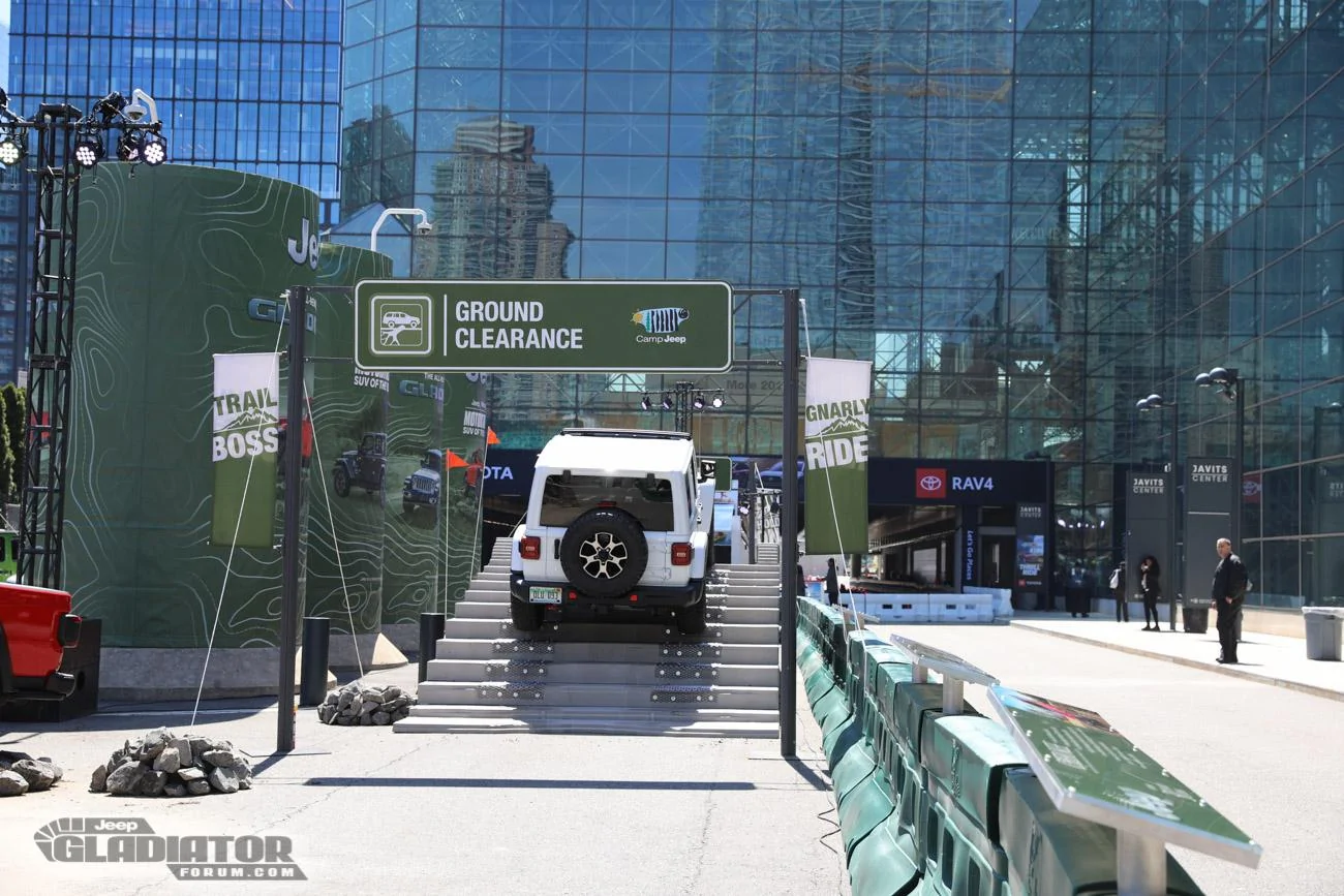 Jeep Gladiator 2019 NY Auto Show: Jeep Gladiators on Display A33A8448