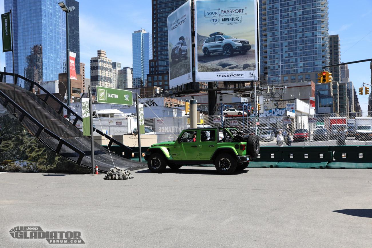 Jeep Gladiator 2019 NY Auto Show: Jeep Gladiators on Display A33A8452