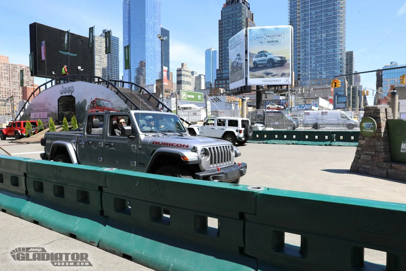 Jeep Gladiator 2019 NY Auto Show: Jeep Gladiators on Display A33A8456